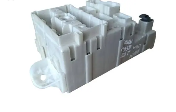 Toyota RAV 4 (XA20) Fuse module 8273342080