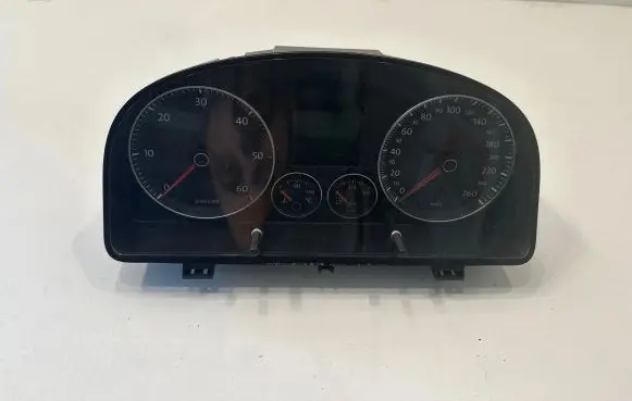 Volkswagen Touran I Speedometer (instrument cluster) 1T0920873E V0001000 0242003077011