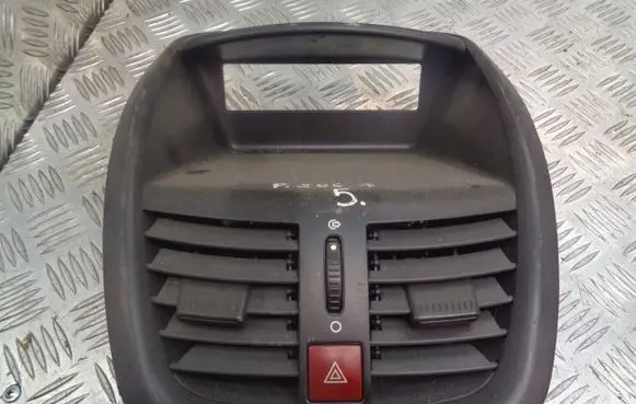 Peugeot 206 CC Dashboard side air vent grill/cover trim