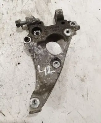 Peugeot 5008 A/C compressor mount bracket 9672950980