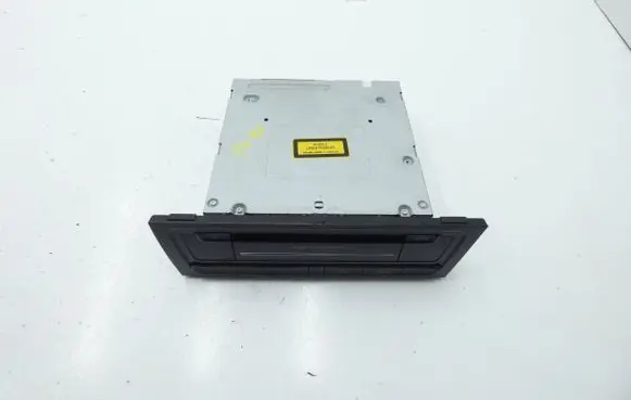 Audi A5 Sportback 8TA Radio/CD/DVD/GPS head unit 8T2035666F 8T2035666E