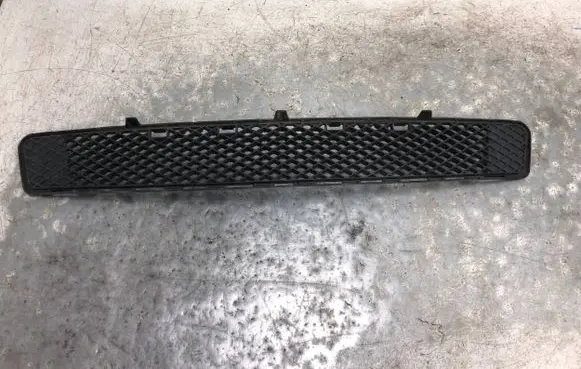 Mercedes-Benz C W204 Front bumper lower grill A2048852123