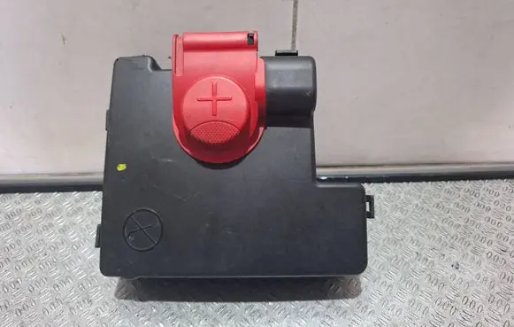Iveco Daily 6th gen Fuse box cover 5801642278