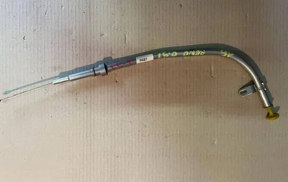 Renault Twingo III Oil level dip stick 