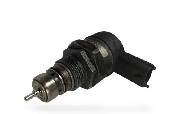 Volvo XC70 Fuel pressure regulator 30777576 0281002712