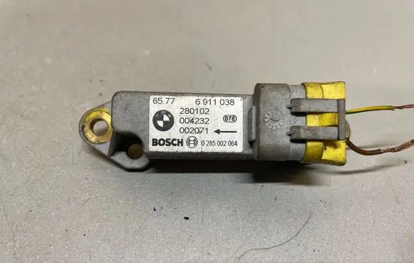 BMW X5 E53 Airbag deployment crash/impact sensor 6911038