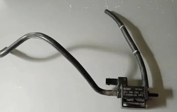 Volkswagen Golf VII Valve vacuum 06H906283J 06K133583AB 06K133595