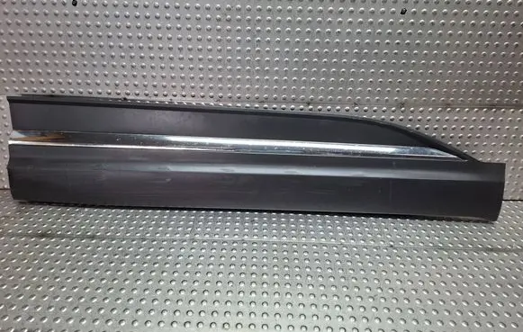 Renault Koleos II Front door trim (molding) S27639114 808203752R