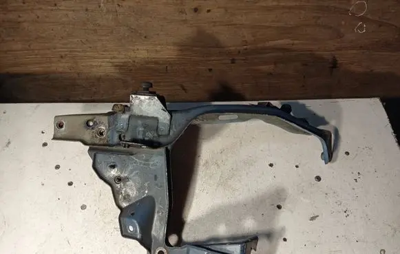 Opel Vectra B Side radiator support slam panel 90506890