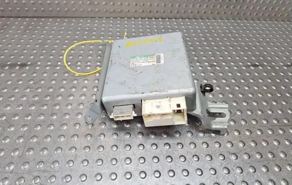 Toyota Avensis T270 Power steering control unit/module 89650-05100