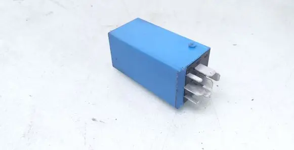 BMW 5 E39 Other relay 1383417