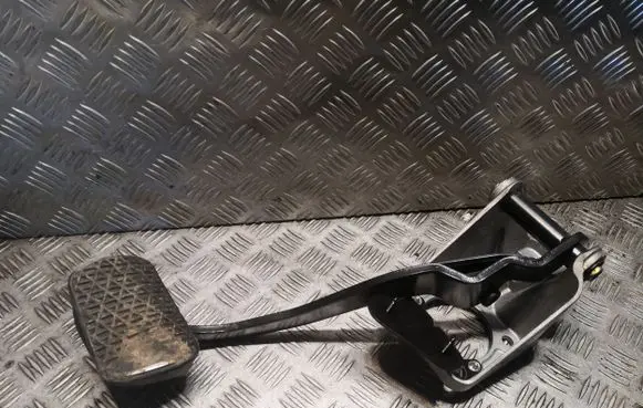 Mercedes-Benz ML W164 Brake pedal 1642902201 A1642902201