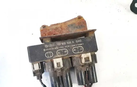 Coolant fan relay