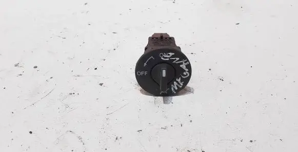 Renault Megane II Passenger airbag on/off switch 8200169589