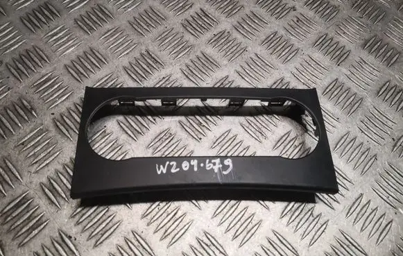 Mercedes-Benz C W204 Other center console (tunnel) element 2046803508 A2046803508