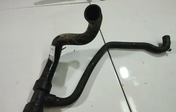 Volkswagen PASSAT B5 Engine coolant pipe/hose