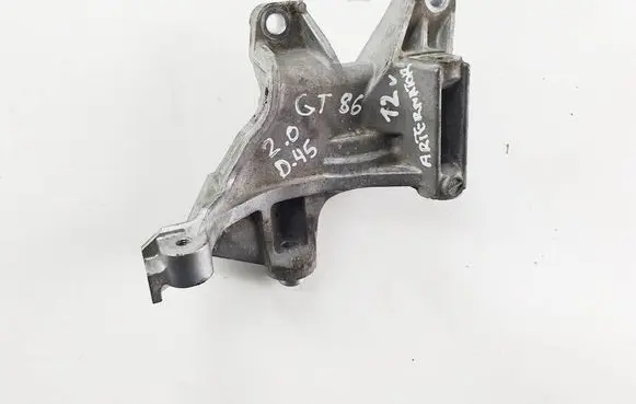 Toyota GT 86 Engine mounting bracket 