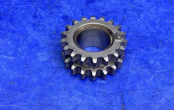 Volkswagen Golf VI Crankshaft pulley 03C105209AR