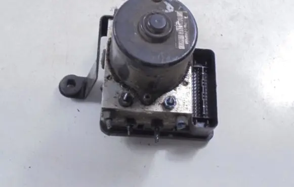 Skoda Octavia Mk2 (1Z) ABS Pump 1J0614517K
