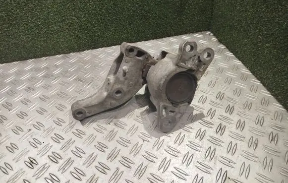 Renault Trafic III (X82) Engine mount bracket 112328493R