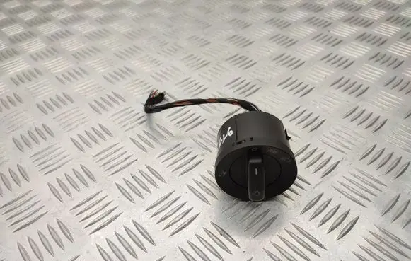 Volkswagen Caddy Light switch 1K0941431BB
