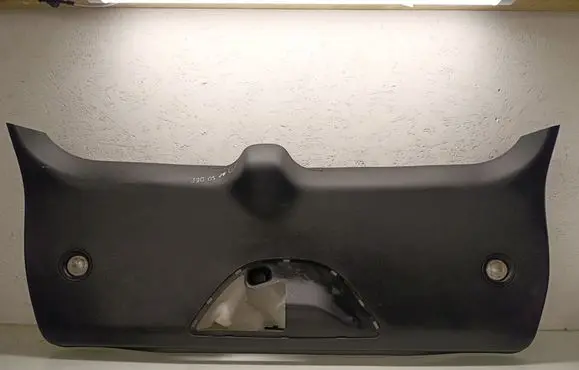 Jeep Grand Cherokee Tailgate trim 