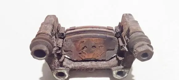 Opel Zafira B Rear brake caliper