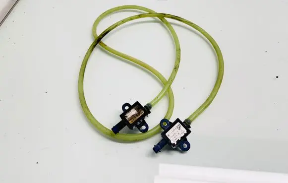 Mercedes-Benz A W176 Airbag deployment crash/impact sensor A1769052400