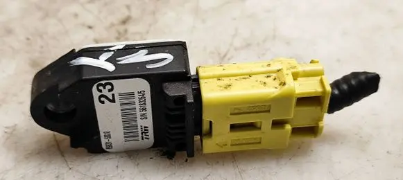 Lexus IS 220D-250-350 Airbag deployment crash/impact sensor 8983153010 5618326415