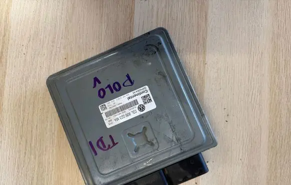 Volkswagen Polo V 6R Engine control unit/module 03L906023MA