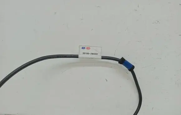 KIA Sportage USB socket connector 96198--3W000