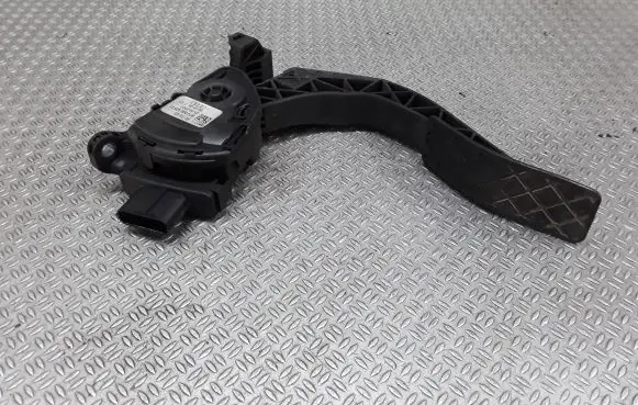 Audi A6 S6 C6 4F Accelerator throttle pedal 8K1723523