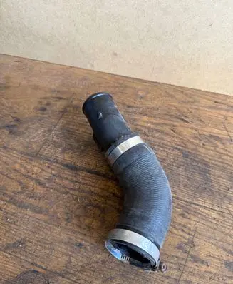 Air intake hose/pipe