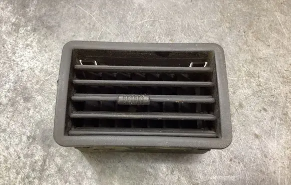 Opel Frontera A Dash center air vent grill 894435488C