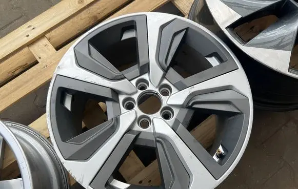 Audi A1 R17 alloy rim 82A601025H 82A601025AH