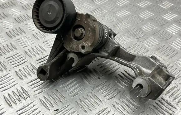 Nissan Qashqai Alternator belt tensioner 