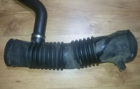 Opel Sintra Air intake hose/pipe 25147300