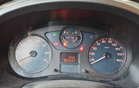 Speedometer (instrument cluster)