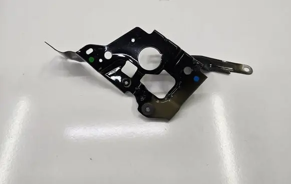 BMW 3 G20 G21 Fender mounting bracket 7419401