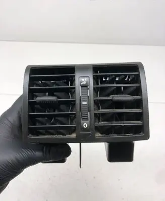 Volkswagen Touran I Rear air vent grill 1T0819203