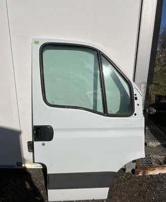 Iveco Daily 5th gen Front door 