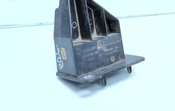 Renault Zoe Front bumper mounting bracket 620924353R