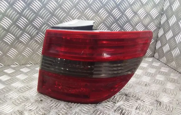 Mercedes-Benz B W245 Rear/tail lights A1698202664