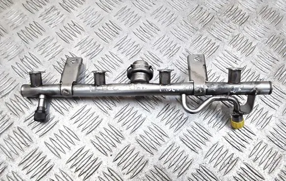 Mercedes-Benz C W203 Fuel main line pipe 134404