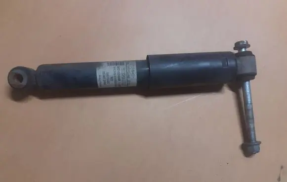 Dacia Dokker Rear shock absorber/damper 562102464R