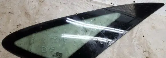Renault Laguna I Rear side window