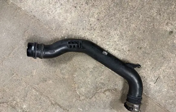Intercooler hose/pipe