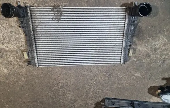 Volkswagen Tiguan Intercooler radiator 16892002 3C0145805P