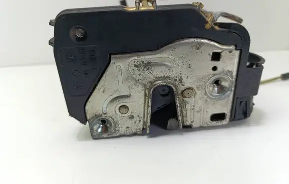 Mercedes-Benz E W211 Front door lock