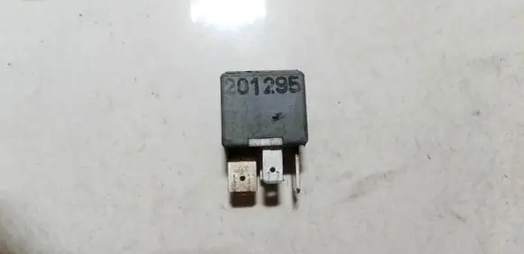 Audi A4 S4 B5 8D Other relay 8D0951253